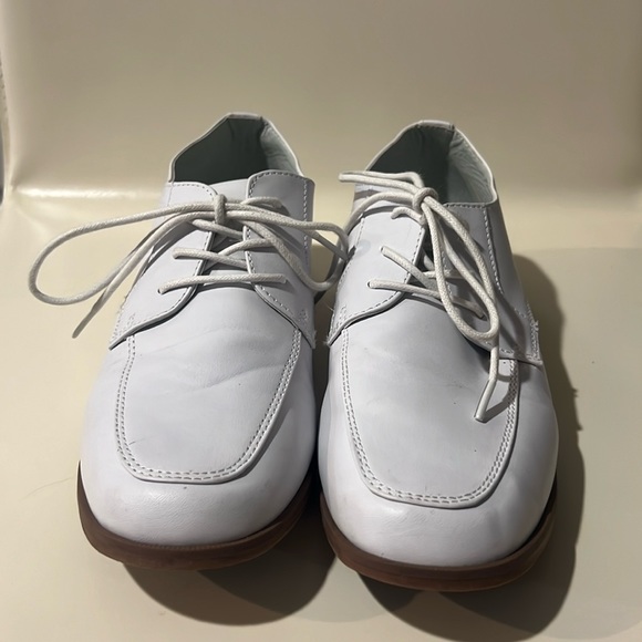 Boys white shoes - Picture 1 of 2